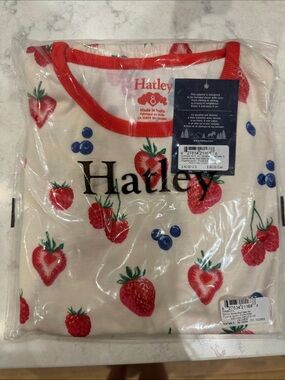 NWT Hatley Kids Strawberry Print Sleep Shirt and Short Set in Cream with Red